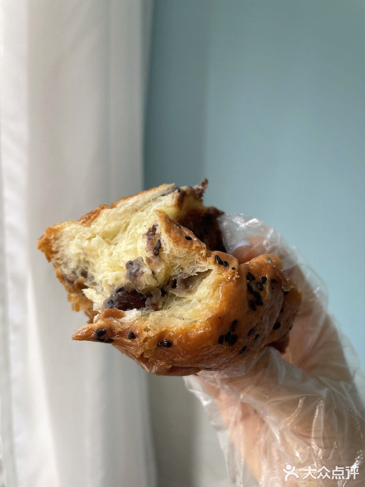 牛乳卡仕好大一个 可以让店员切四块喔