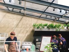 -HIGH FIVE哈福手工汉堡(桂林路店)