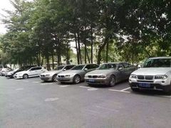 -宝捷星宝马·奔驰·保时捷专修·特斯拉钣喷中心(宝安店)