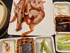 -艳阳天民俗村(公园路店)