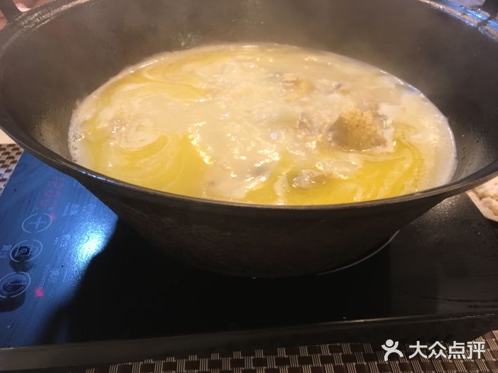 鲜入围煮花胶鸡海鲜火锅图片