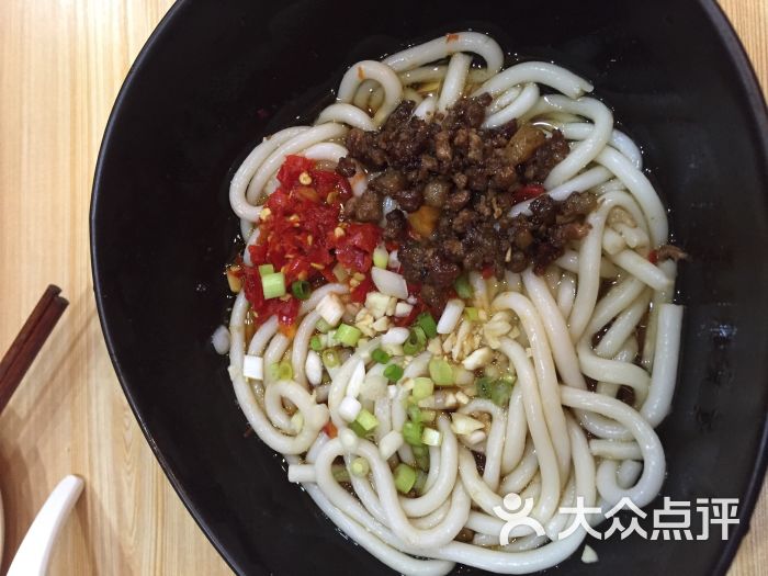 招牌安江肉燥米粉