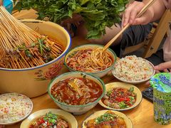 -拈签一笑黄牛肉辣卤串串