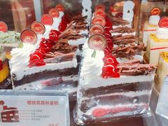 樱桃黑森林蛋糕-85度C(苏州石路店)