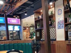 大堂-老长沙湘菜馆(凤凰路店)