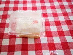 -红宝石·鲜奶小方·海派西点房(南丹店)