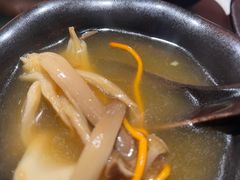 土鸡菌汤锅-芸山季·云南山珍菌火锅(人民广场来福士店)