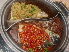 -阿瓦山寨·湘菜现炒·剁椒鱼头王(咸阳总店)