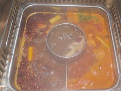 -巴渝瓦肆重庆鲜火锅(宝龙环湖店)