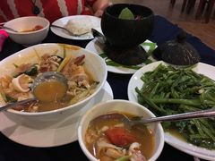 -Neary Khmer Restaurant