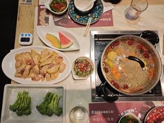 -尚尚仙·酸汤猪手·猪肚鸡火锅(华联万柳购物中心店)