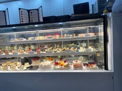 面包甜点陈列柜-PETIT PARIS 小巴黎(花园道店)