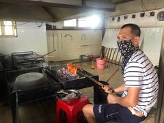 -黄记四更烤乳猪店