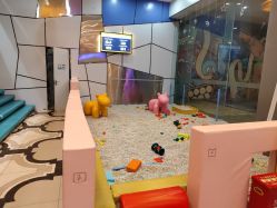 -反弹蹦床公园·亲子乐园·团建·派对(尚品奥莱店)