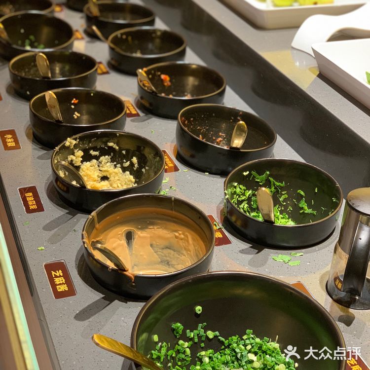 巴奴毛肚火锅/老坛酸菜锅底居然这么好吃