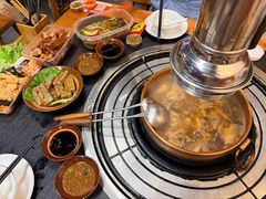 -阿山卓·野生菌火锅·纳西火塘烤肉