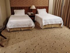 -汕尾巴黎半岛酒店