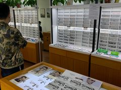 -视野联行眼镜•蔡司•依视路(温江店)