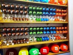 -m豆巧克力世界(上海世茂广场店)