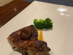 现烤牛羊排-上海中星铂尔曼大酒店 汇·西餐厅