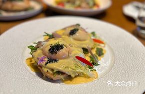 Parsley Beef Benedict Egg
