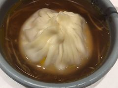 蟹膏小笼包-馋三尺蟹粉小笼(人民广场店)