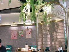 大堂-三个椰子·现砍椰子鸡(金源CBD店)
