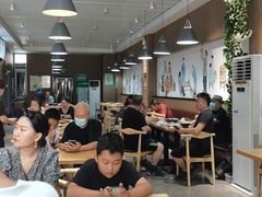 大堂-三好食堂(煎饺·馄饨·肉饼米线·盛世广场店)