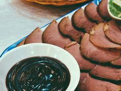 特色熏肉-李连贵熏肉美食酒楼(东市商贸店)