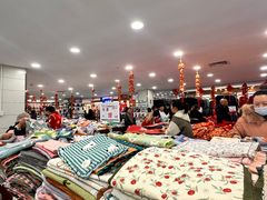 -火狐狸服装批发城(解放大街店)