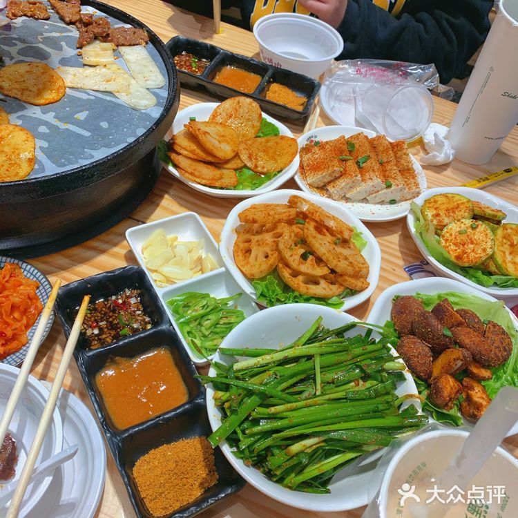 排队两小时的烤肉！[吐]