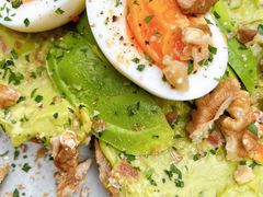 牛油果煮蛋吐司-RAC BAR(安福路店)