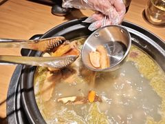 -一朵菌·野生菌探索家火锅(南亚店)