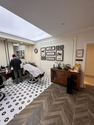 -理昂男士理发店 Barber shop
