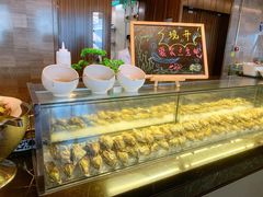 面包甜点陈列柜-云端西餐厅(南宁龙光那莲豪华精选酒店)