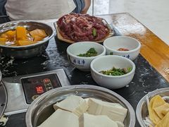 -黄利砖万峰林布依特色酸笋牛肉馆