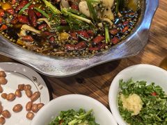 -乡土特色.冷锅鱼.牦牛肉汤锅