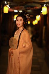 -一揽芳华汉服旗袍体验馆(拙政园店)