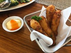 -Chom Cafe and Restaurant