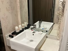 -怡莱酒店(无锡火车站南广场店)