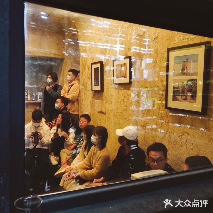 珠海首家下沉式洞穴艺术展 | 还有神㊙️演出