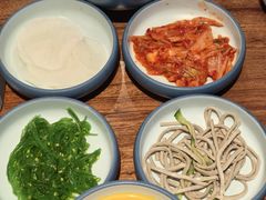 -明洞阿姨·韩式酱蟹烤肉·创意料理(三元桥店)