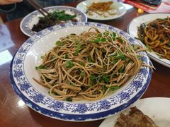 香椿苗拌豆腐丝-天天初二·天津传统捞面·天津特色菜(凌奥总店)