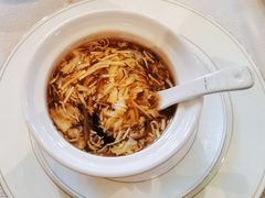 海鲜酸辣汤-上海皇廷花园酒店·御宴中餐厅