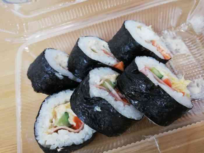 全家便利店(城广场店)-"每次下班经过全家都喜欢进去逛一逛,看有什.