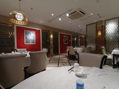 大堂-老人和饭店(打浦路店)