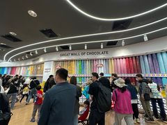 -m豆巧克力世界(上海世茂广场店)