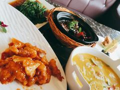 -金陵红鲤鱼餐厅(孝陵卫紫金山店)