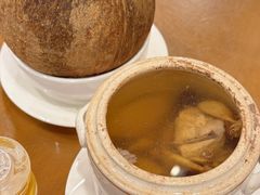 黑豆家鸡炖原只椰子汤-大唐靓汤江门私房菜(景田店)