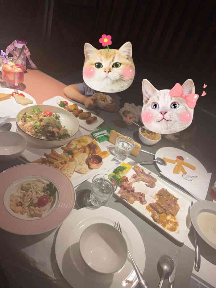 布卡意大利餐厅(步行街店)-"下班后和同事一起来的,牛排很赞,牛腩炖的